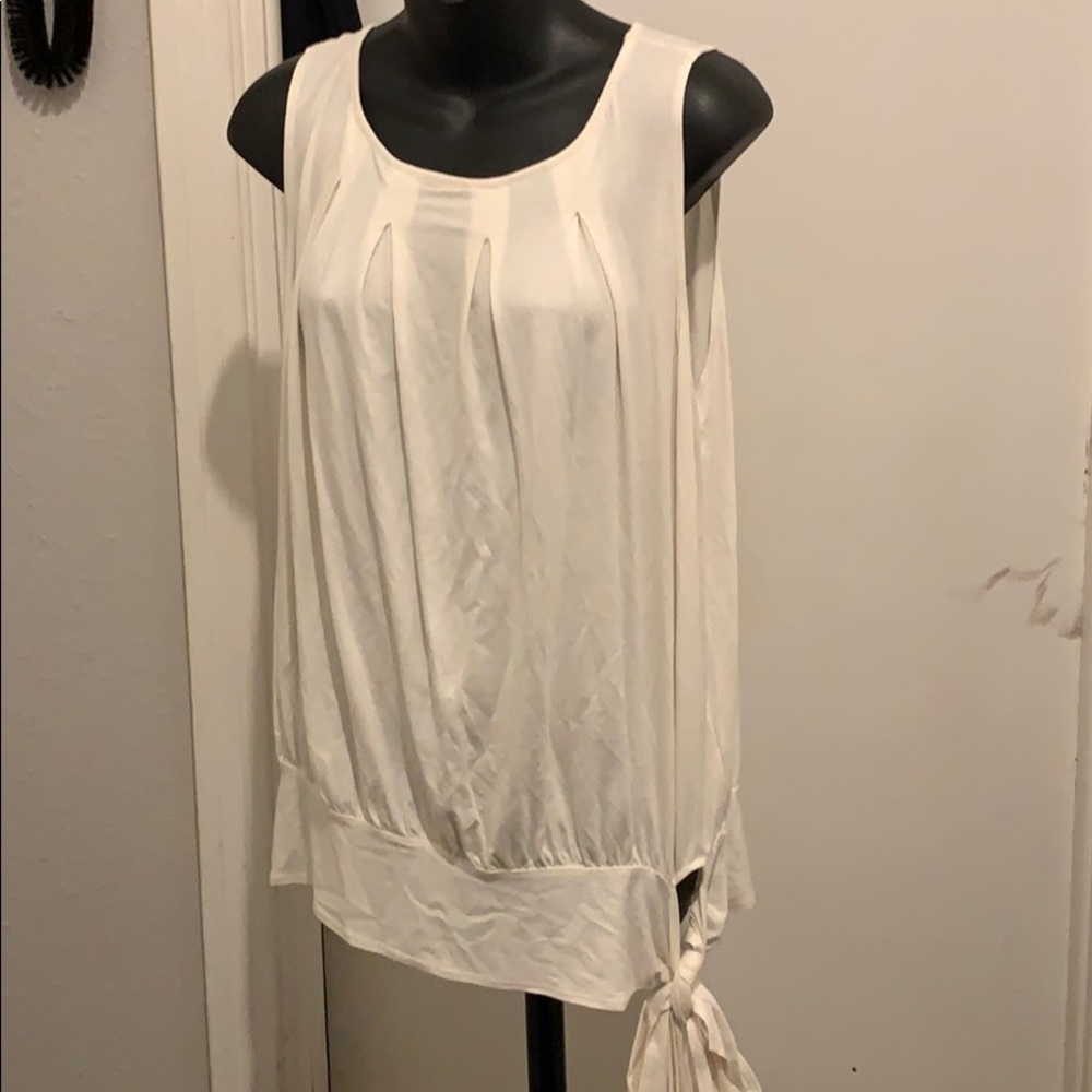 Classy sleeveless blouse